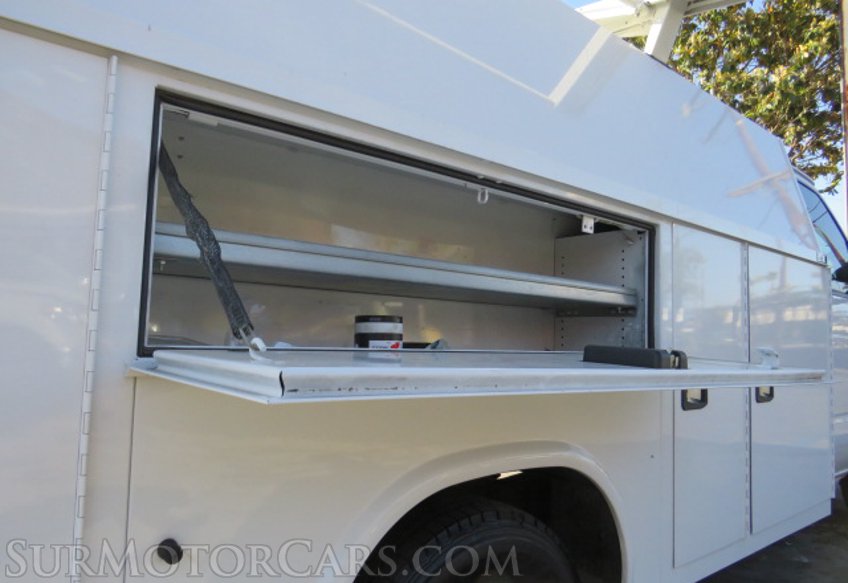 2019 Ford E-Series Cutaway - Image 37