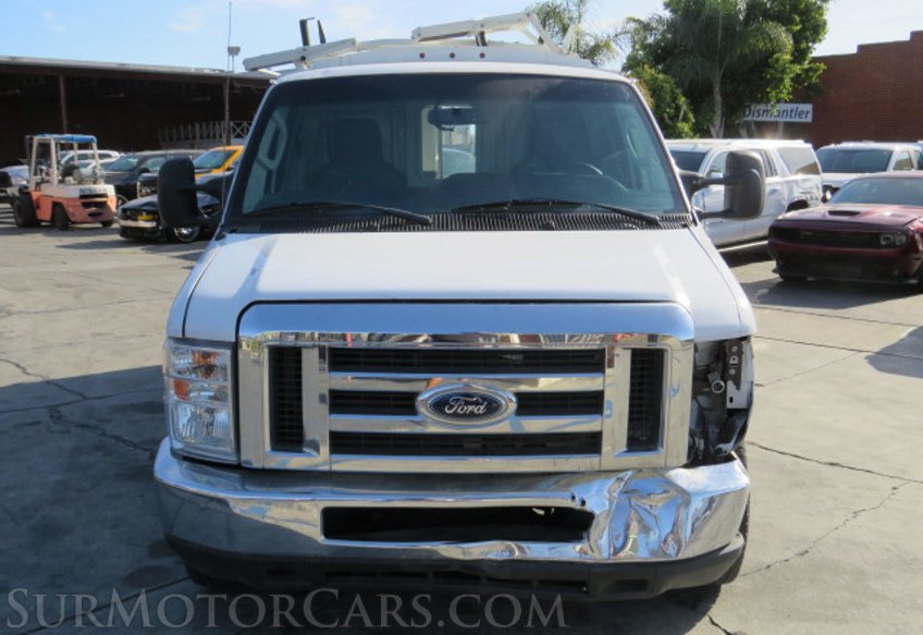 2019 Ford E-Series Cutaway - Image 12