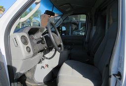 2019 Ford E-Series Cutaway - Image 42