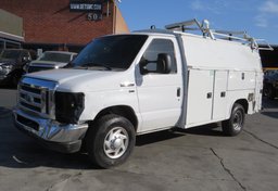 2019 Ford E-Series Cutaway - Image 1