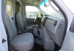 2019 Ford E-Series Cutaway - Image 33