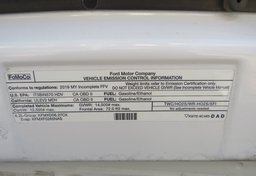 2019 Ford E-Series Cutaway - Image 14