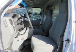 2019 Ford E-Series Cutaway - Image 43