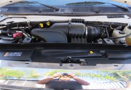 2019 Ford E-Series Cutaway - Image 16