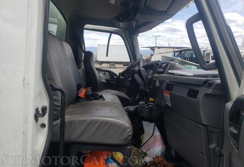 2022 International MV607 - Image 4