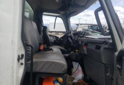 2022 International MV607 - Image 4