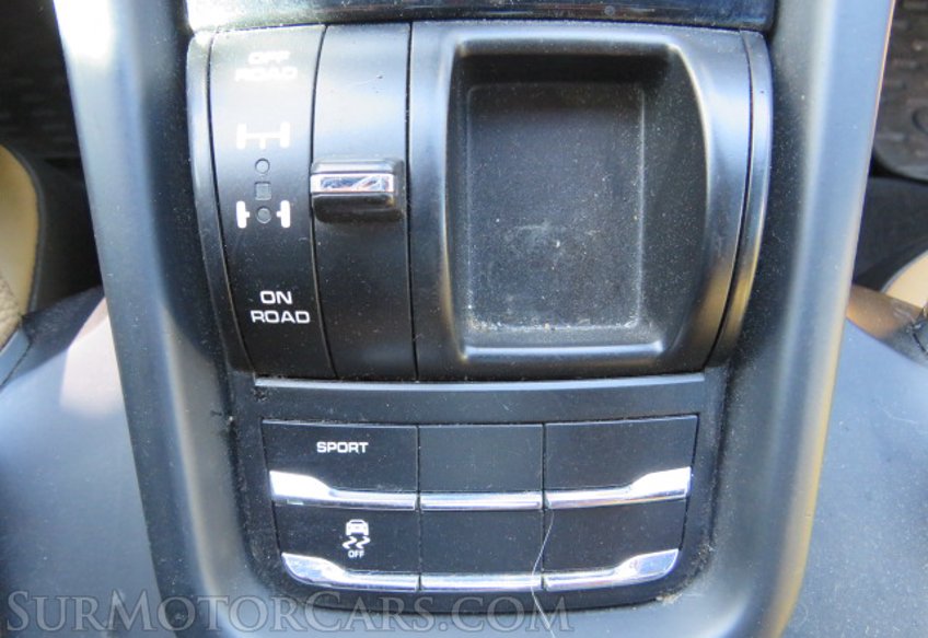 2015 Porsche Cayenne - Image 42