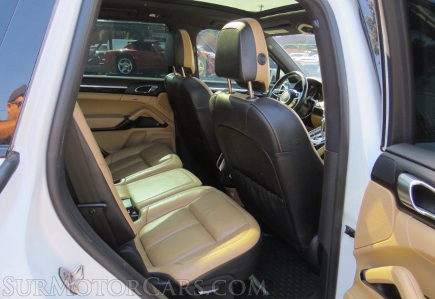 2015 Porsche Cayenne - Image 32