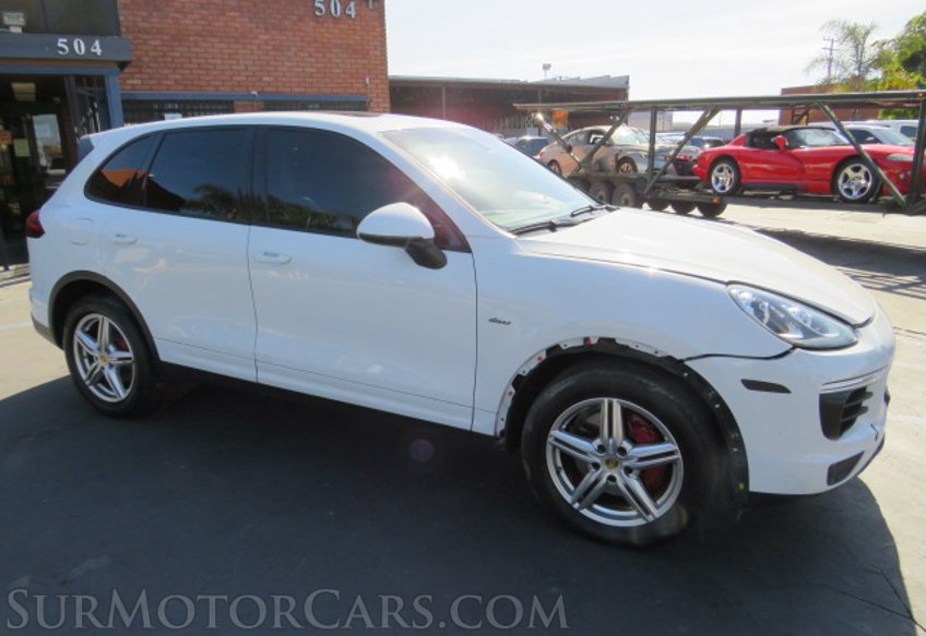 2015 Porsche Cayenne - Image 2