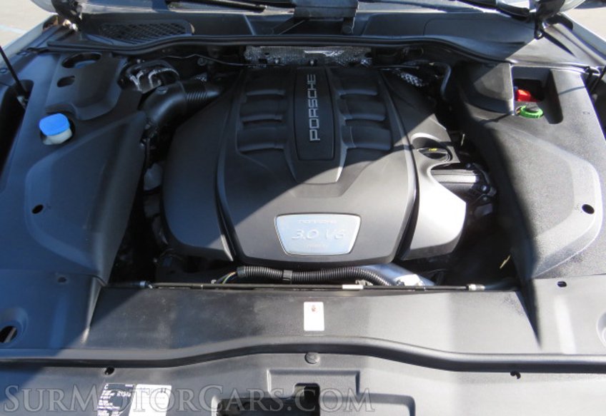 2015 Porsche Cayenne - Image 54