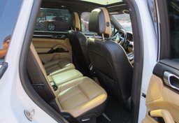 2015 Porsche Cayenne - Image 32