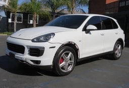 2015 Porsche Cayenne - Image 3