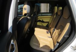 2015 Porsche Cayenne - Image 29