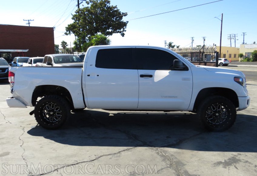 2021 Toyota Tundra - Image 10