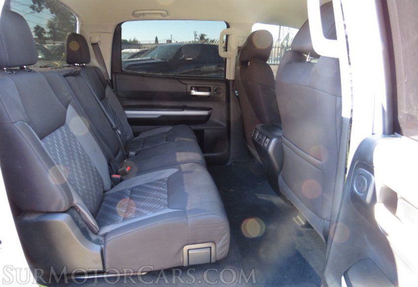 2021 Toyota Tundra - Image 31