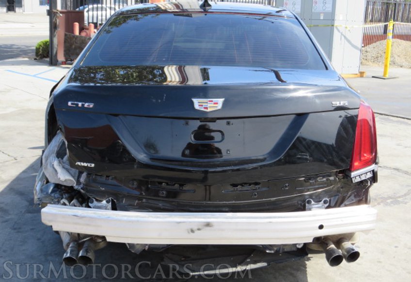 2018 Cadillac CT6 - Image 10