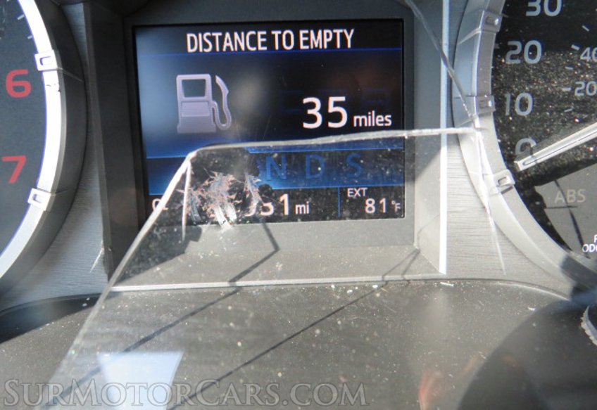 2015 Toyota Tundra 4WD Truck - Image 32