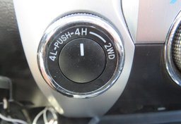 2015 Toyota Tundra 4WD Truck - Image 42