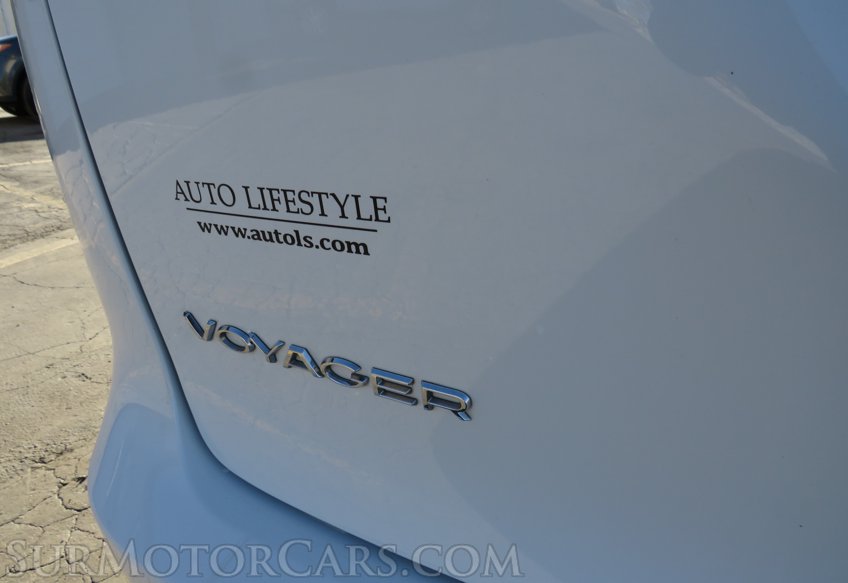 2021 Chrysler Voyager - Image 23