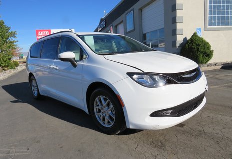 2021 Chrysler Voyager