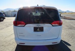 2021 Chrysler Voyager - Image 11