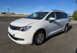 2021 Chrysler Voyager - Image 2