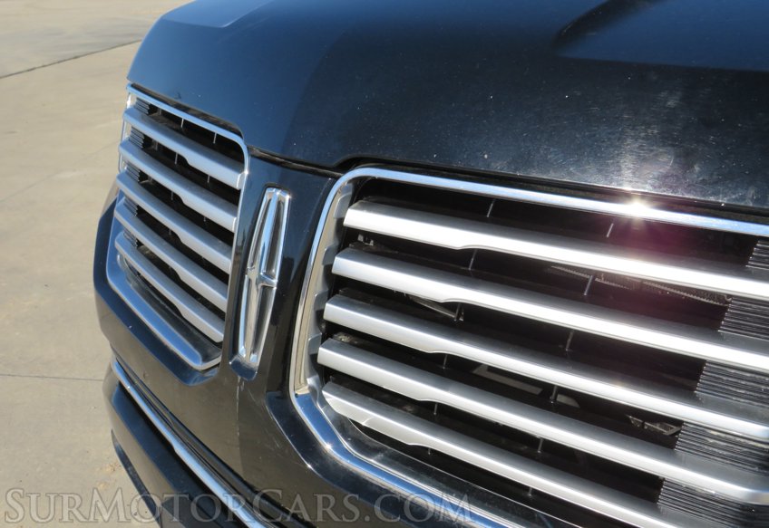 2016 Lincoln Navigator - Image 22
