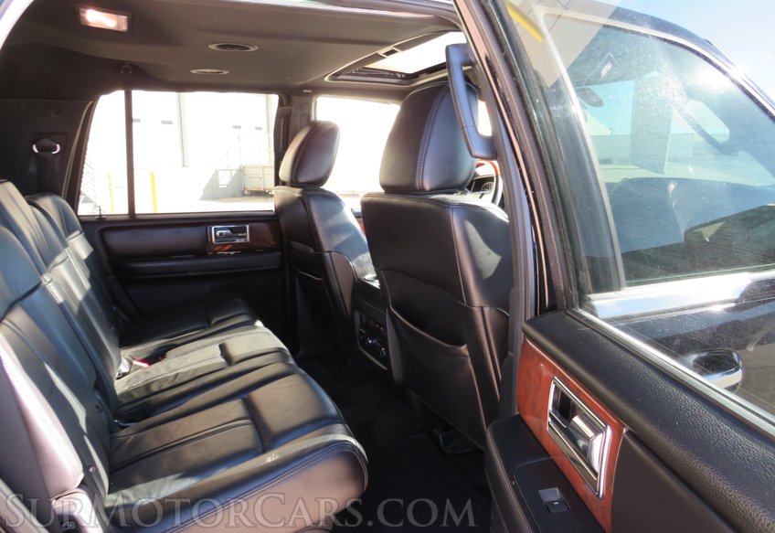 2016 Lincoln Navigator - Image 41