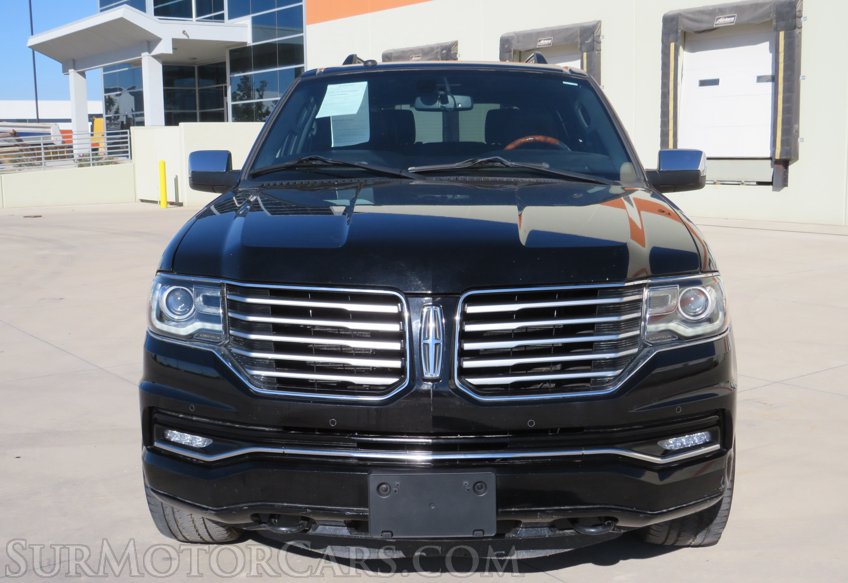 2016 Lincoln Navigator - Image 12