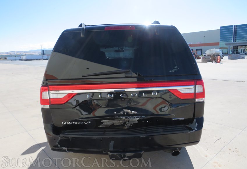 2016 Lincoln Navigator - Image 13