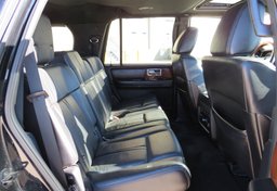 2016 Lincoln Navigator - Image 42