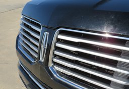 2016 Lincoln Navigator - Image 22