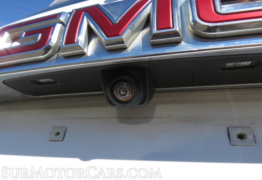 2020 GMC Acadia - Image 18