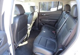 2020 GMC Acadia - Image 32