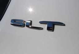 2020 GMC Acadia - Image 19