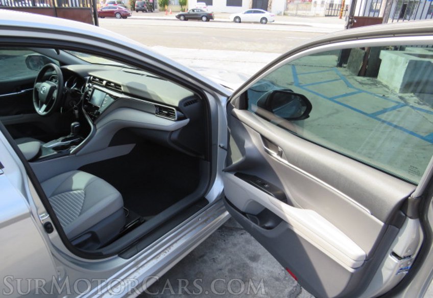 2020 Toyota Camry - Image 23