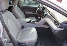 2020 Toyota Camry - Image 27