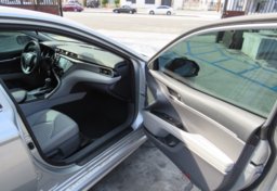 2020 Toyota Camry - Image 23