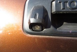 2014 Toyota Tundra 4WD Truck - Image 18