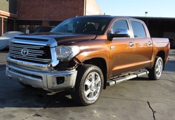 2014 Toyota Tundra 4WD Truck - Image 3