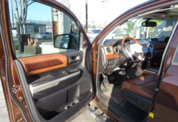 2014 Toyota Tundra 4WD Truck - Image 21