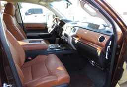 2014 Toyota Tundra 4WD Truck - Image 24