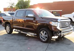 2014 Toyota Tundra 4WD Truck - Image 2