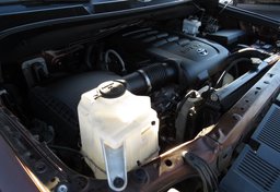 2014 Toyota Tundra 4WD Truck - Image 60