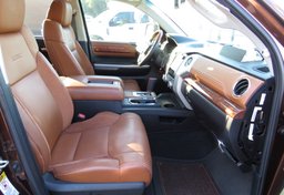 2014 Toyota Tundra 4WD Truck - Image 26