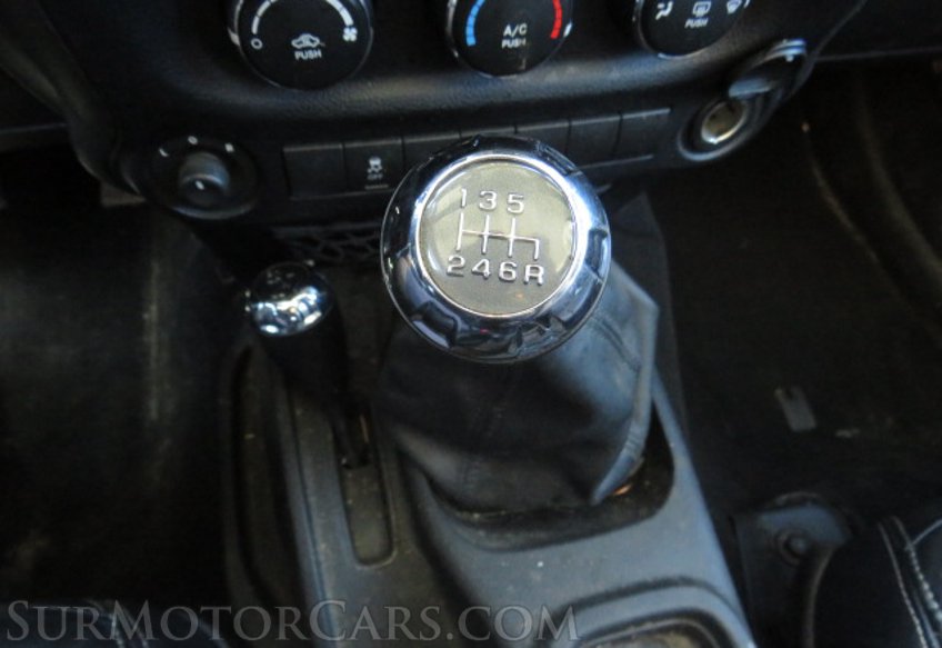 2013 Jeep Wrangler Unlimited - Image 40