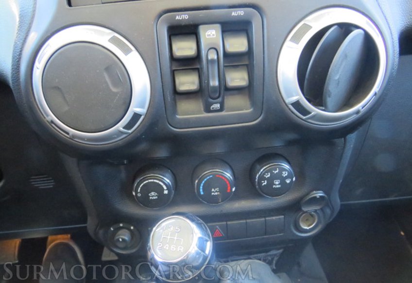 2013 Jeep Wrangler Unlimited - Image 37