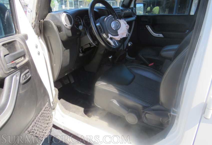 2013 Jeep Wrangler Unlimited - Image 23