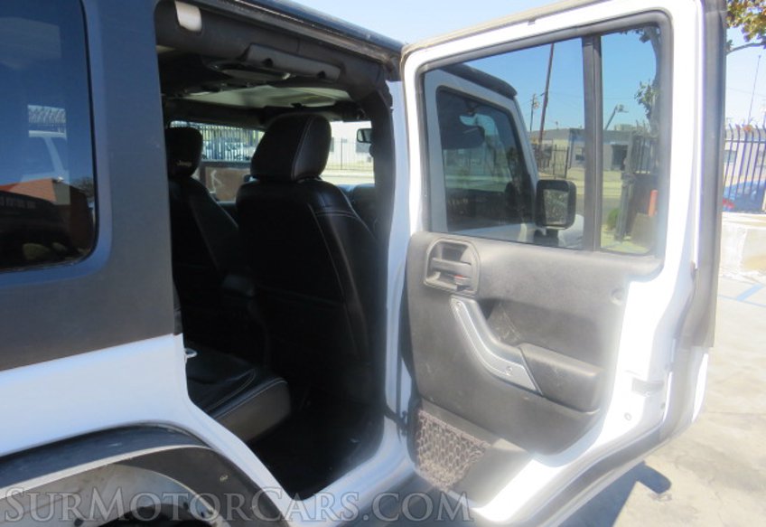 2013 Jeep Wrangler Unlimited - Image 22