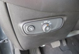 2020 Chevrolet Equinox - Image 32